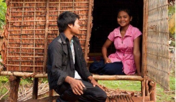 Ghé qua bộ lạc nơi các ông bố xây 'chòi tình yêu' để con gái quan hệ thoải mái với đàn ông