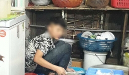 Câu chuyện của cậu bé tỉnh lẻ 15 tuổi lên Hà Nội rửa bát kiếm tiền nuôi em khiến ai nấy chạnh lòng xúc động