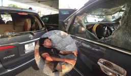 Hà Nội: Người đàn ông nghi ngáo đá cầm gạch lao vào đập phá khiến tài xế trọng thương