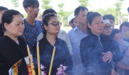 Dòng người xếp hàng dài tiễn đưa hiệp sĩ bị băng trộm SH đâm tử vong về với đất mẹ