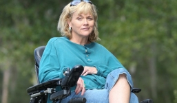 Chị gái công nương tương lai Meghan tiết lộ thông tin gây sốc, tiếp tục khiến Hoàng gia Anh choáng váng