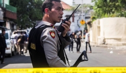 Tìm thấy 54 quả bom trong nhà kẻ tấn công đồn cảnh sát Indonesia