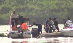 [Ảnh hiện trường]: Người nhái quần thảo trên sông Đồng Nai tìm 3 người trong gia đình mất tích