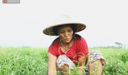 Người mẹ nghèo sinh 14 đứa con ở Hà Nội: 'Cố gắng tích góp để lỡ nằm xuống còn có cỗ quan tài, chứ chẳng phiền các con'