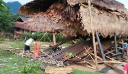 Nghệ An: Lốc xoáy liên tiếp xảy ra, đánh sập và làm tốc mái hơn 60 ngôi nhà