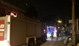 Đang tắm thì bình nóng lạnh bốc cháy dữ dội, người đàn ông Hàn Quốc tháo chạy thoát thân