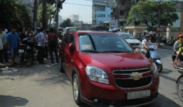 Xử phạt chủ ô tô xưng xe của Bộ Công an, đậu trái phép trước Bệnh viện Từ Dũ