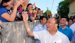 Thủ tướng thăm khu trọ của công nhân tại Hà Nam