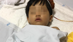 Mẹ bé gái 20 tháng tuổi bị liệt nửa người sau khi ngã rạn sọ ở trường mầm non tố trường rũ bỏ trách nhiệm