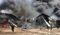 Cháy dữ dội xưởng nạp gas ở Bình Định, hàng trăm người lao vào dập lửa