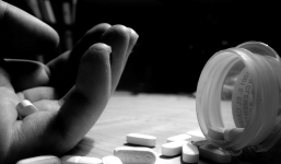 Xác minh vụ nam sinh dọa tự tử vì bị hạ hạnh kiểm do mang dép lê