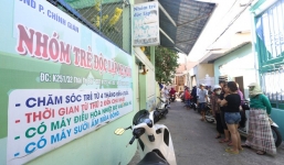 Đóng cửa nhóm trẻ bạo hành trẻ dã man ở Đà Nẵng, hàng chục phụ huynh bức xúc kéo đến kể tội