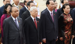 Đại biểu Quốc hội viếng Chủ tịch Hồ Chí Minh