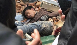 Đang tháo dỡ nhà, bất ngờ mảng tường đổ sập đè bị thương 3 người