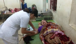 Nghệ An: 4 người ngồi trong nhà thoát chết khi sét đánh như thế nào?