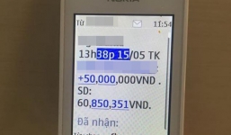 Cho bạn vay 50 triệu, 9 năm sau người phụ nữ nhận được tin nhắn bất ngờ từ ngân hàng