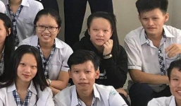 Bộ ảnh kỷ yếu đơn giản nhưng mà chất: Cả lớp bị xóa hết lông mày, mặt nhẵn thín giống hệt nhau