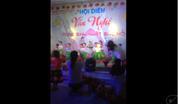 Clip: Cả lớp lên sân khấu tự nhiên quên bài tập thể khiến cô giáo múa 'mồi' mà chẳng ăn thua