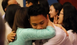 Xúc động bức thư gửi lớp 12 của cô giáo dạy Văn: Các con chỉ là những người bình thường, không phải vĩ nhân thay đổi thế giới