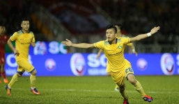 Phan Văn Đức từ chối những hợp đồng quảng cáo, tự tin kiếm sống bằng đôi chân tài năng