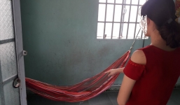 Nữ sinh lớp 9 tố phó trưởng công an xã sàm sỡ khi đang nằm võng