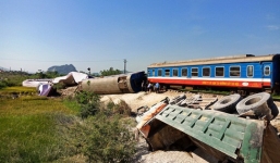 Phó Thủ tướng chỉ đạo điều tra, xử lý nghiêm vụ tai nạn lật tàu ở Thanh Hóa