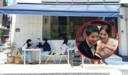 Vừa đi du lịch về, vợ chồng Song - Song lại bị bắt gặp hẹn hò ở quán đồ Ý