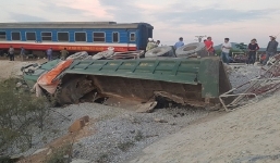 Vụ lật tàu kinh hoàng ở Thanh Hóa: Công an triệu tập 2 nhân viên gác chắn để điều tra 