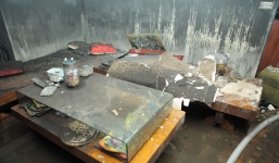 Cảnh tan hoang bên trong căn nhà cháy tại tầng 18 chung cư ở Hà Đông