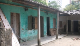 Tá hỏa phát hiện bạn trai tử vong trong tư thế treo cổ ở phòng trọ