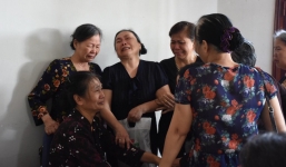 Mẹ lái tàu SE 19 vẫn chưa tin con mình đã mất