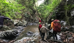 Đoàn cứu hộ kể lại hành trình khốc liệt suốt 3 ngày tìm cách đưa thi thể nam phượt thủ ra khỏi thác Lao Phào để về với gia đình