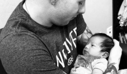 Chưa kịp vui mừng vì sắp được lên chức bố, anh lính trẻ bàng hoàng nghe tin con đã chết khi sinh nhưng diễn biến sau đó mới thật 'éo le như phim'