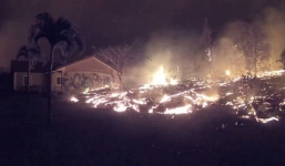 Địa ngục đảo Hawaii những ngày núi lửa phun trào: dung nham tràn xuống tận vườn nhà