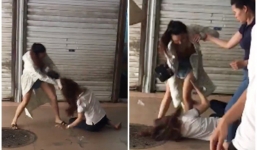 Cô bồ nhí ghen ngược, tìm đến tận nơi túm tóc đánh dằn mặt vợ vì cho rằng bị nói xấu khiến nhiều người phẫn nộ