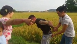 Vụ 6 kẻ lạ mặt đánh dã man người gặt thuê: Bọn chúng xưng đại ca, đánh, nhấn tôi xuống bùn
