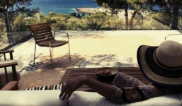 Cận cảnh biệt thự hạng sang tại trời Tây của MC chuyển giới 'xéo xắt' nhất Trung Quốc