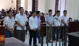 Bí thư phường bị cách chức vì đánh bạc được chuyển lên thành phố làm việc