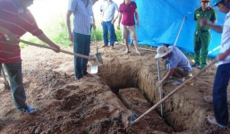 Khai quật tử thi nữ kế toán trưởng: Phát hiện hơn 200 cuộc gọi trong 1 ngày trước khi chết