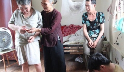 Cuộc sống của người mẹ 79 tuổi nuôi 6 đứa con tâm thần ở Phú Thọ giờ ra sao?