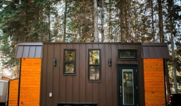 Ngôi nhà xe siêu nhỏ, dài chỉ 7m, diện tích 24m2, có thể giữ ấm cả trong mùa đông khắc nghiệt nhất