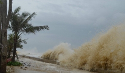 Áp thấp nhiệt đới đang tiến vào vùng biển Đà Nẵng với sức gió giật cấp 8