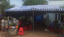 Mượn xe không được, nghịch tử đâm chết mẹ trong đám tang ông ngoại