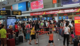 Hành khách ném điện thoại vào mặt nữ nhân viên Vietjet vì chuyến bay bị hoãn