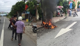 Chạy xe lạng lách, nam thanh niên bị 2 người đuổi đánh, đốt luôn xe máy