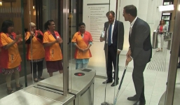 Thủ tướng Hà Lan làm đổ cafe và cách hành xử khiến ai cũng nể phục