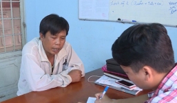 Gã dượng xâm hại cháu gái đến mang thai