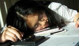 Hà Nội: Mẹ bất chấp, ép con dùng thuốc 'bổ não cho người già' để thi trường chuyên