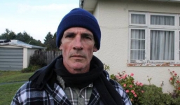 Mua nhà ở được 5 năm rồi bỗng một ngày bị cảnh sát gõ cửa, người đàn ông choáng váng khi biết sự thật về ngôi nhà của mình