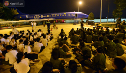 Các 'chiến sĩ công an nhí' thực nghiệm thoát khỏi máy bay, xe buýt khi xảy ra hoả hoạn